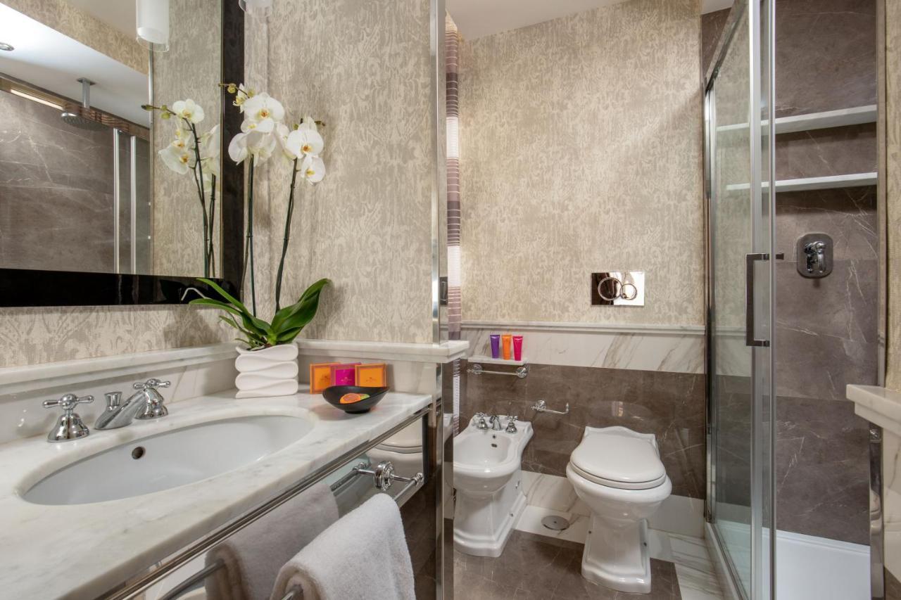 The Inn At The Spanish Steps Luxury Collection - Mario De' Fiori Suite Roma Exterior foto
